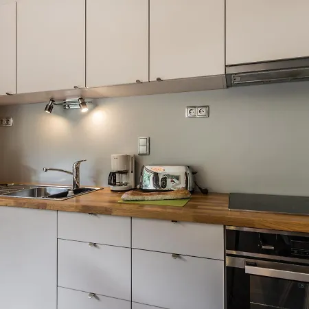 Confortable Avec Balcon, Centre De Megeve, Parking, Ascenseur - Fr-1-453-110 Apartment *